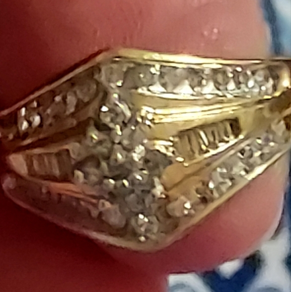 💎💍10K Yellow Solid Gold Diamond Vintage Cluster Ring  6.06 Grams - Picture 1 of 16